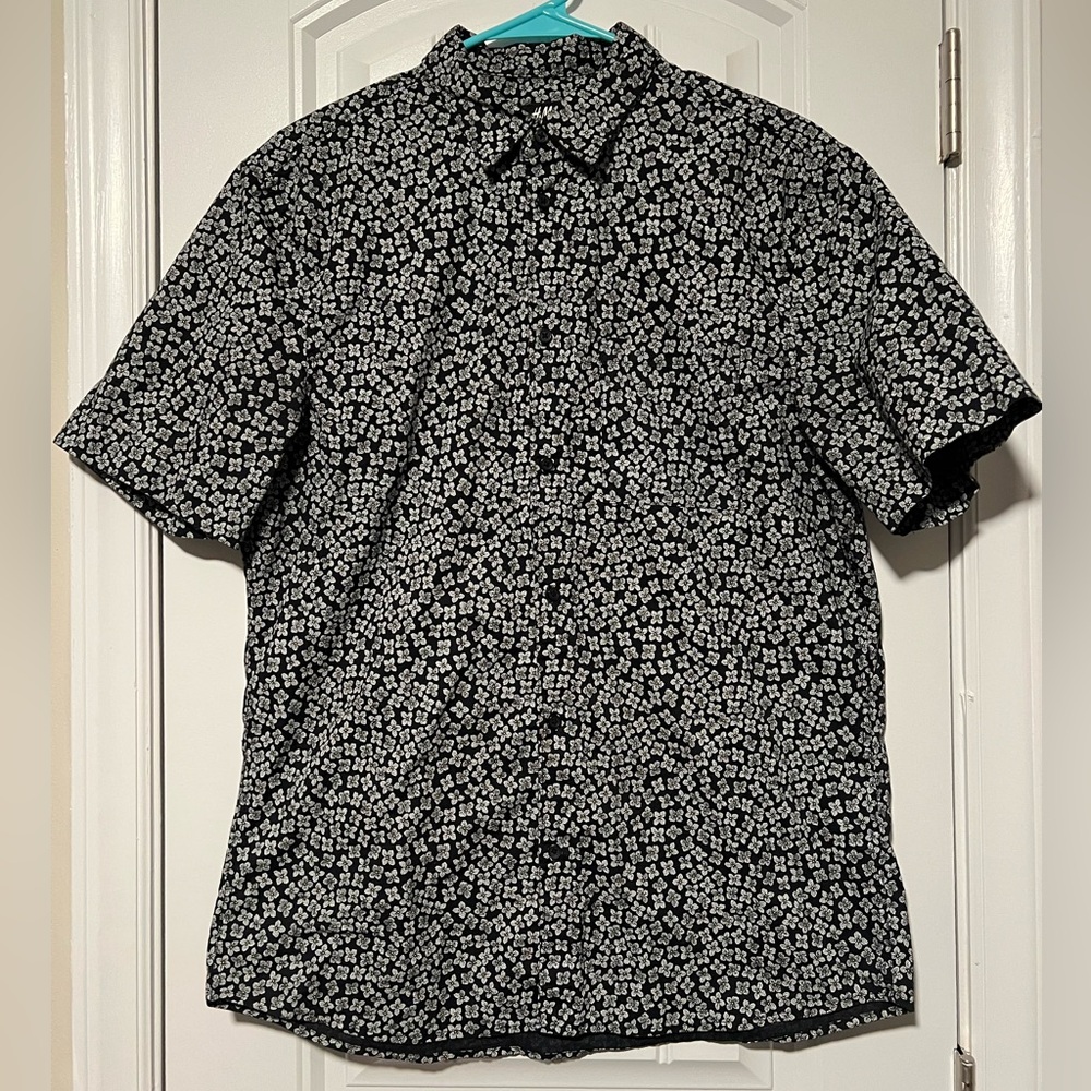H&M Navy and White Geometric Men's Shirt